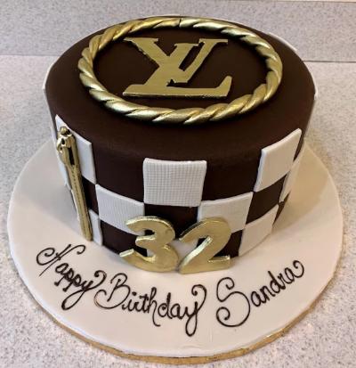 louis vuitton designer themed cake 😉 #louisvuitton
